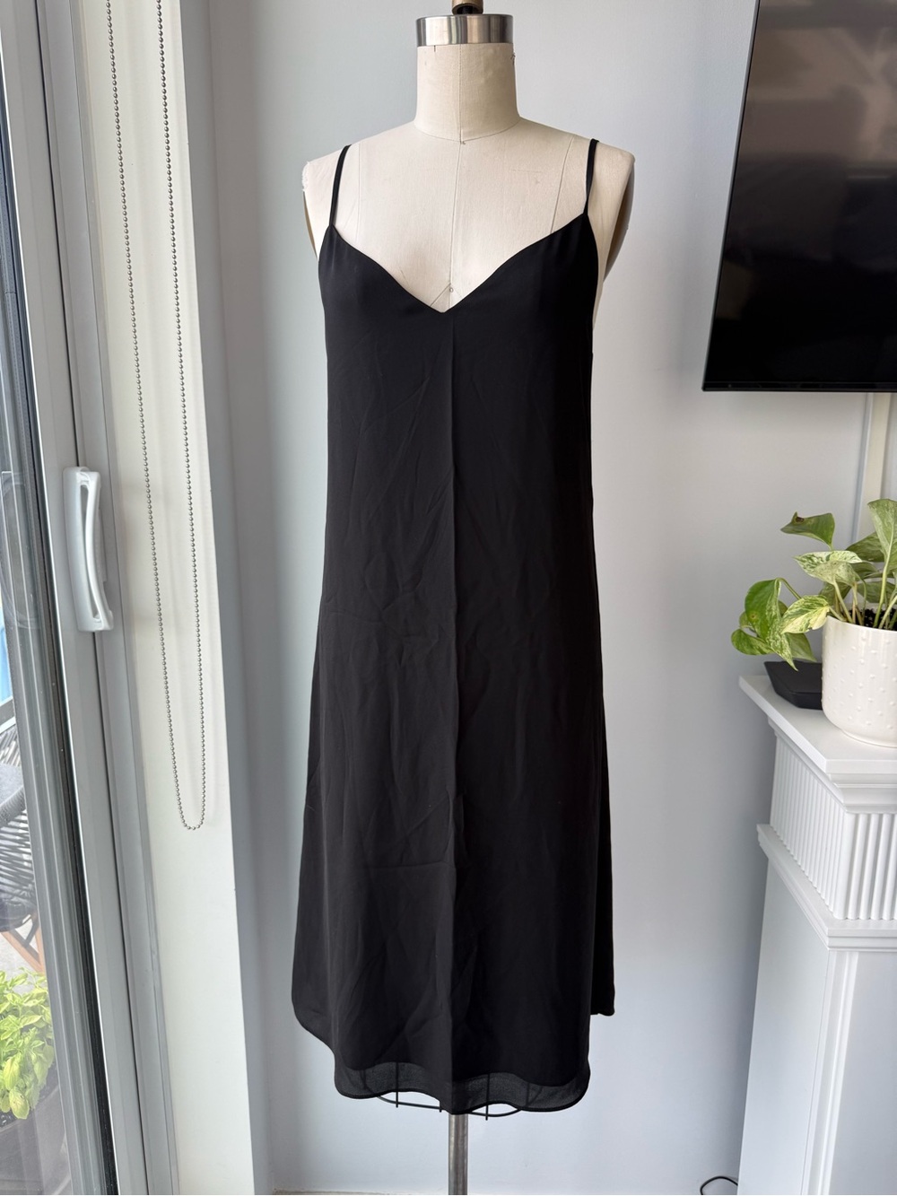Aritzia Babaton Black dress